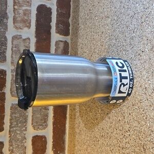 COPY - RTIC 40oz Tumbler NWT